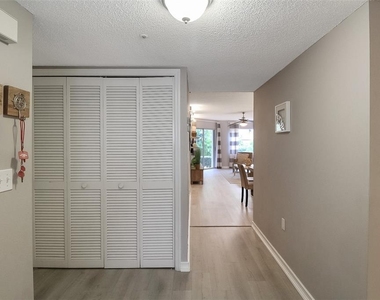 1326 Siesta Bayside Drive - Photo Thumbnail 3