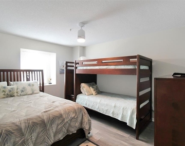 1389 Siesta Bayside Drive - Photo Thumbnail 32