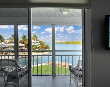 1389 Siesta Bayside Drive - Photo Thumbnail 44