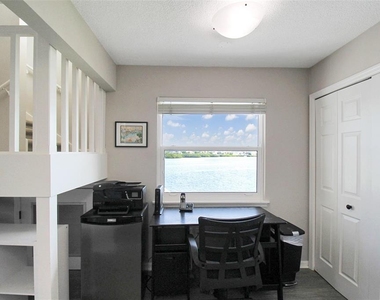 1389 Siesta Bayside Drive - Photo Thumbnail 14