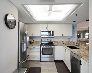 1389 Siesta Bayside Drive - Photo Thumbnail 15