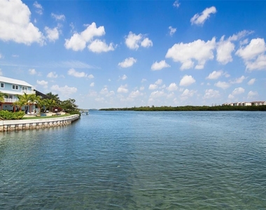 1389 Siesta Bayside Drive - Photo Thumbnail 4