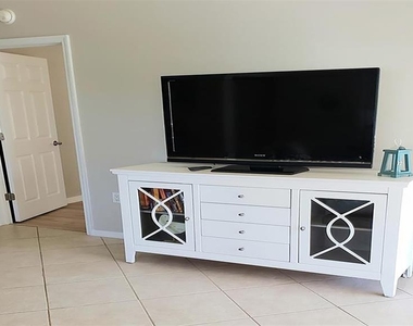 1340 Siesta Bayside Drive - Photo Thumbnail 15
