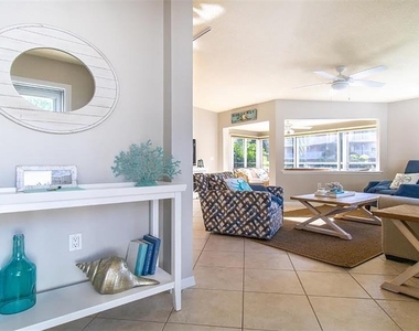 1340 Siesta Bayside Drive - Photo Thumbnail 3