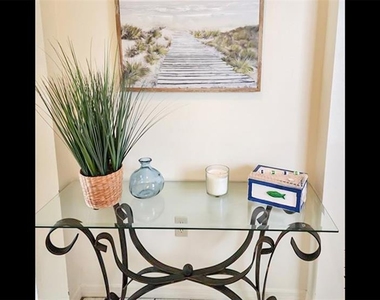 1318 Siesta Bayside Drive - Photo Thumbnail 2