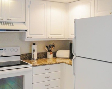 1318 Siesta Bayside Drive - Photo Thumbnail 7