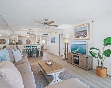 1374 Siesta Bayside Drive - Photo Thumbnail 8