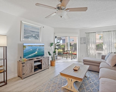 1374 Siesta Bayside Drive - Photo Thumbnail 6