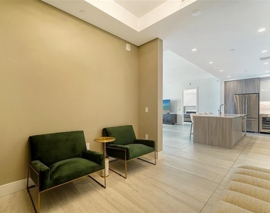 301 Quay Commons Drive - Photo Thumbnail 4