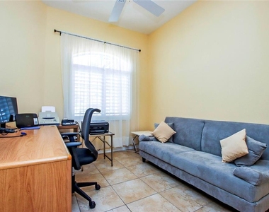 2525 Jasmine Way - Photo Thumbnail 32
