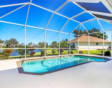 2525 Jasmine Way - Photo Thumbnail 3