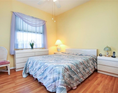 2525 Jasmine Way - Photo Thumbnail 7