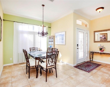 2525 Jasmine Way - Photo Thumbnail 14