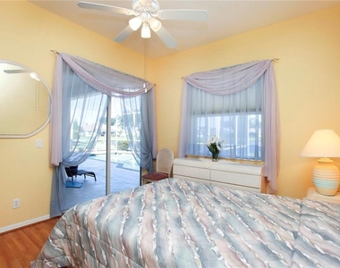 2525 Jasmine Way - Photo Thumbnail 8