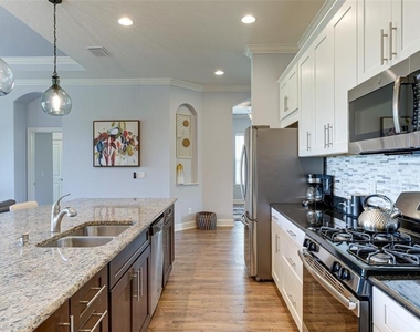4511 Terrazza Court - Photo Thumbnail 12