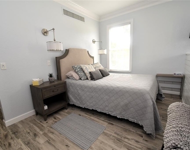 51 Mac Ewen Drive - Photo Thumbnail 2