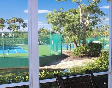 1230 Siesta Bayside Drive - Photo Thumbnail 11