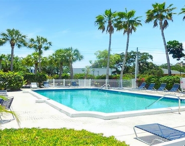 1351 Siesta Bayside Drive - Photo Thumbnail 11