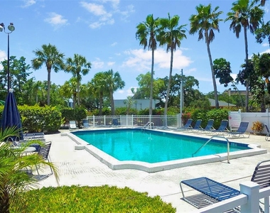 1344 Siesta Bayside Drive - Photo Thumbnail 12