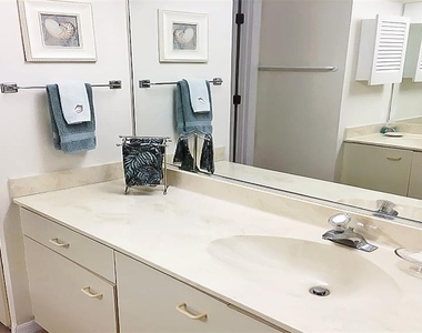1327 Siesta Bayside Drive - Photo Thumbnail 7