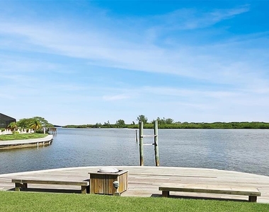 1327 Siesta Bayside Drive - Photo Thumbnail 16