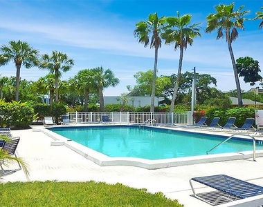 1327 Siesta Bayside Drive - Photo Thumbnail 12