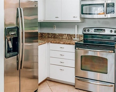 1272 Siesta Bayside Drive - Photo Thumbnail 5