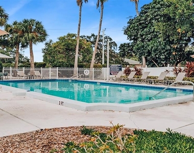 1241 Siesta Bayside Drive - Photo Thumbnail 16
