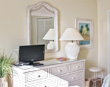 1241 Siesta Bayside Drive - Photo Thumbnail 13