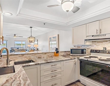 1360 Siesta Bayside Drive - Photo Thumbnail 9