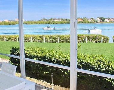 1360 Siesta Bayside Drive - Photo Thumbnail 6