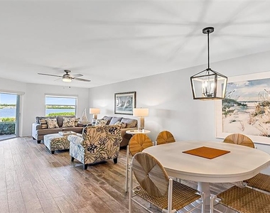 1360 Siesta Bayside Drive - Photo Thumbnail 12