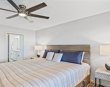1360 Siesta Bayside Drive - Photo Thumbnail 13