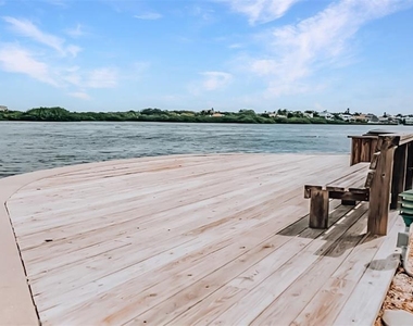 1226 Siesta Bayside Drive - Photo Thumbnail 23