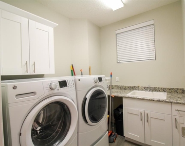 7710 34th Avenue W - Photo Thumbnail 10