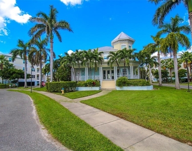 7710 34th Avenue W - Photo Thumbnail 1