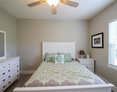 7710 34th Avenue W - Photo Thumbnail 14