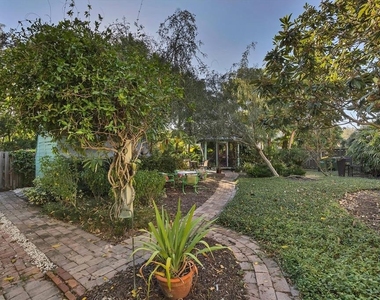1716 Oak Street - Photo Thumbnail 35