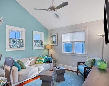 1716 Oak Street - Photo Thumbnail 24