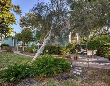 1716 Oak Street - Photo Thumbnail 34