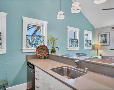 1716 Oak Street - Photo Thumbnail 23