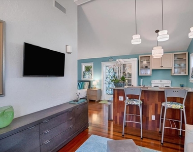 1716 Oak Street - Photo Thumbnail 21