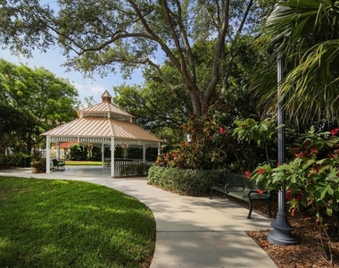 1716 Oak Street - Photo Thumbnail 39