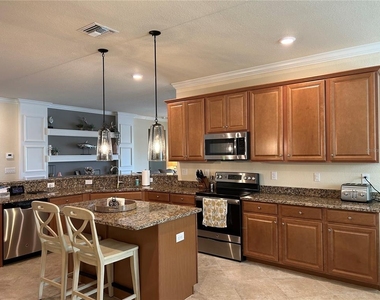 6808 Wild Lake Terrace - Photo Thumbnail 13