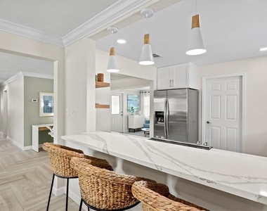 2641 Martin Street - Photo Thumbnail 12