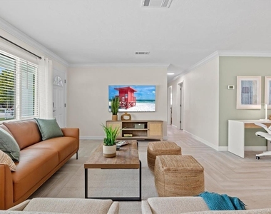 2641 Martin Street - Photo Thumbnail 11