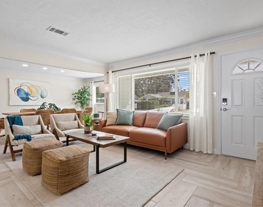 2641 Martin Street - Photo Thumbnail 7