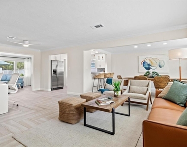 2641 Martin Street - Photo Thumbnail 6