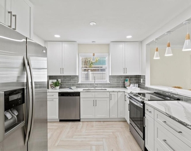 2641 Martin Street - Photo Thumbnail 14