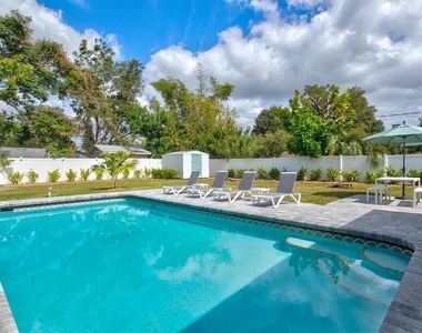 2641 Martin Street - Photo Thumbnail 3